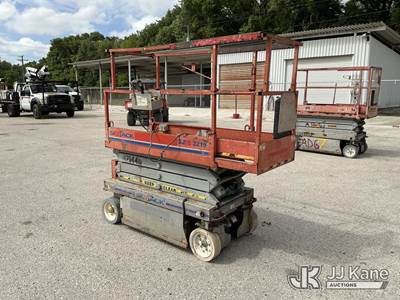 SkyJack 3219 Self-Propelled Scissor Lift