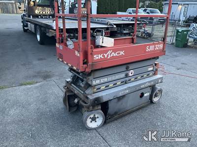 2013 Sky Jack SJ3219 Self-Propelled Scissor Lift
