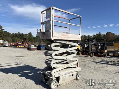 2004 SkyJack SJIII-3219 Self-Propelled Scissor Lift