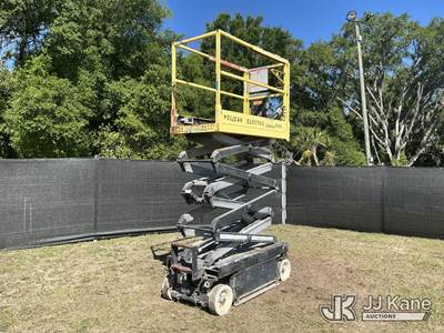 SkyJack SJIII-3219 19 Foot Self-Propelled Scissor Lift