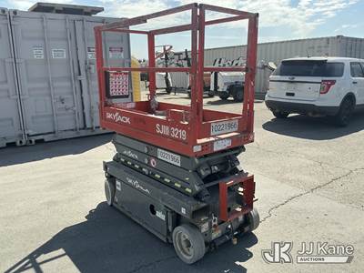 2017 SkyJack SJIII-3219 Self-Propelled Scissor Lift