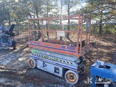 SkyJack SJIII-3220 Self-Propelled Scissor Lift