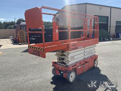 2019 Snorkel Lift S3226E Self-Propelled Scissor Lift