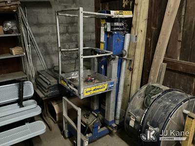 Up-Right UL-24 Man Lift (Not Running