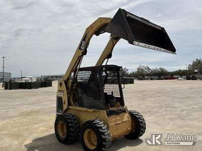 Caterpillar 236 Rubber Tired Skid Steer Loader