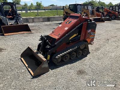 2021 Ditch Witch SK1050 Stand-Up Crawler Skid Steer Loader
