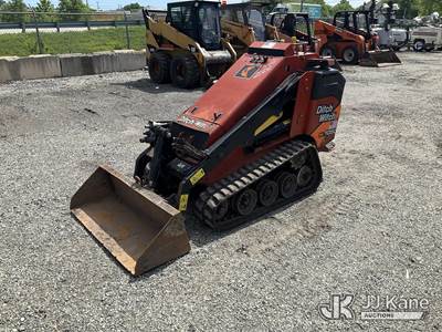 2022 Ditch Witch SK1050 Stand-Up Crawler Skid Steer Loader