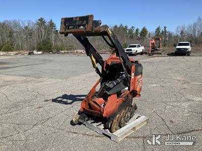2016 Ditch Witch SK752 Stand-Up Skid Steer Loader
