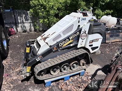 2014 Ditch Witch SK755 Stand-Up Crawler Skid Steer Loader