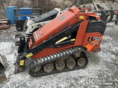 2018 Ditch Witch SK800 Stand-Up Crawler Skid Steer Loader