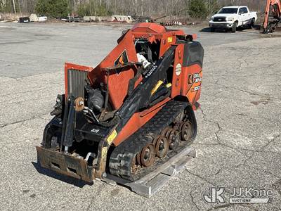 2019 Ditch Witch SK800 Stand-Up Skid Steer Loader