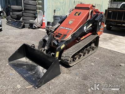 2018 Ditch Witch SK1550 Stand-Up Crawler Skid Steer Loader
