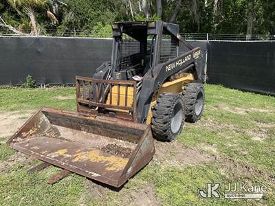 New Holland LX865 Rubber Tired Skid Steer Loader