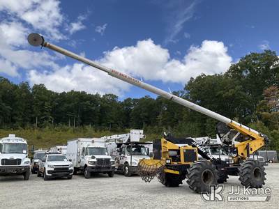 2015 Jarraff 75 ft Articulating Rubber Tired Tree Saw