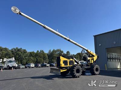 2015 Jarraff 75ft Articulating Rubber Tired Tree Saw