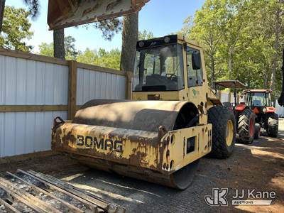 Bomag BW 211 D-40 Vibratory Roller