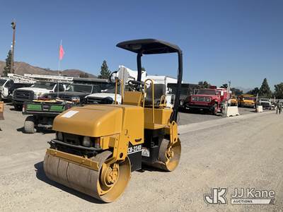 Caterpillar CB-224D Vibratory Roller