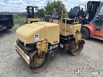 2002 Caterpillar CB-224D Smooth Drum Compactor