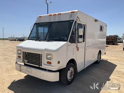 2005 Freightliner MT45 Chassis Step Van