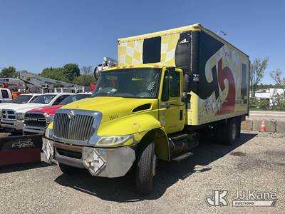 2005 International 4200 Van Body Truck