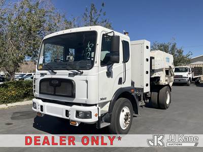 2016 Autocar LLC XPERT Street Sweeper