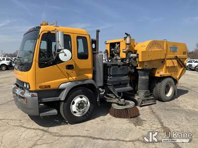 Tymco 600 Air Sweeper