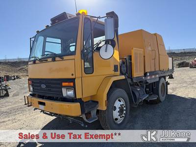 1996 Ford CF7000 Street Sweeper