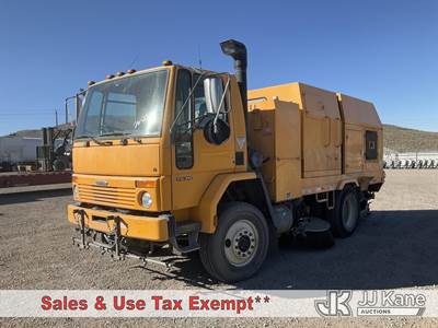 2003 Freightliner FC70 Sweeper