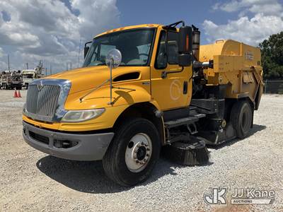 2015 International 4300 Street Sweeper Truck