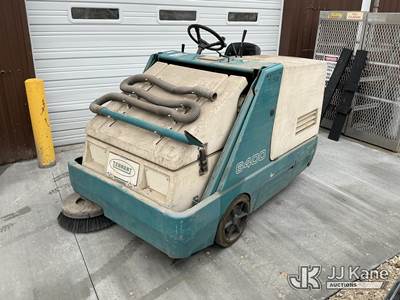 2002 Tennant 6400 Mobile Floor Sweeper