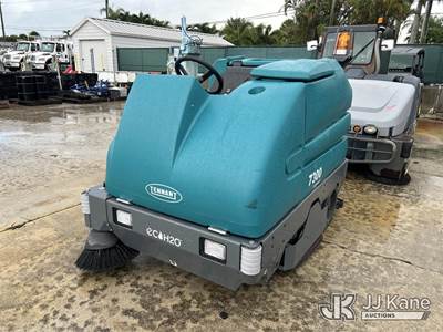 Tennant 7300 Sweeper