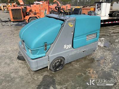 2013 Tennant S20 Sweeper