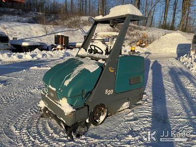 2015 Tennant S20 Ride On Floor Sweeper
