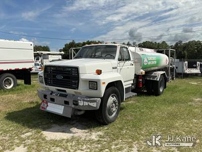 1985 Ford F700 Fuel Tank Truck