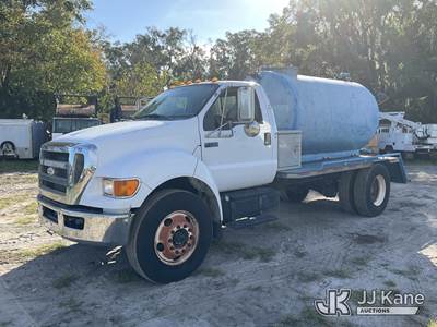 2008 Ford F-750 Regular Cab DRW Water Tank Truck