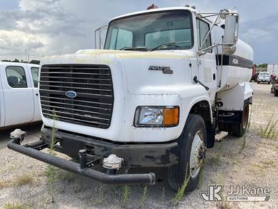 1995 Ford LA9000 T/A Water Truck