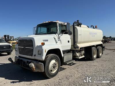1993 Ford LNT8000F Water Tank Truck