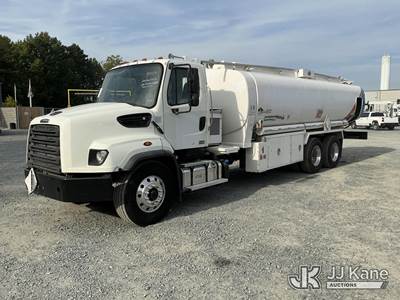 Freightliner 114SD Tanker Truck