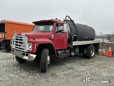 1988 International 1954 Tank Truck