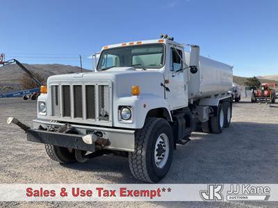 2002 International 2574 Water Tank Truck