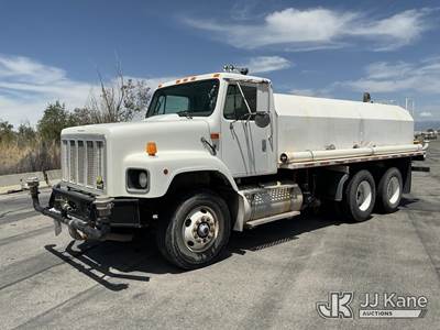 1999 International 2674 Water Tank Truck