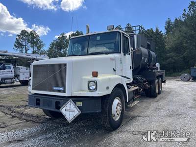 1995 WhiteGMC WG T/A Flatbed/Utility Truck