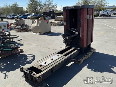 Coats 9000 Heavy-Duty Truck Tire Changer (Used )