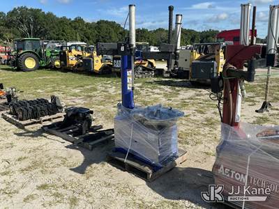 Xinkong Tire Machine (Condition Unknown)