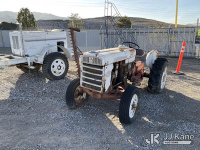 International 240 Utility Tractor