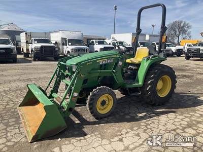 2019 John Deere 3032E Utility Tractor Loader