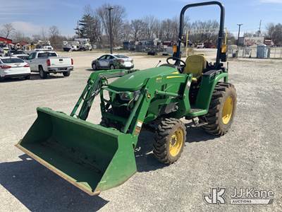 2009 John Deere 3032E Utility Tractor Loader