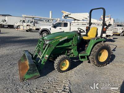 2019 John Deere 3033R Utility Tractor Loader