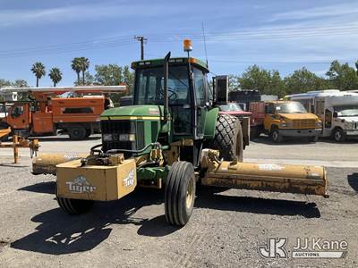 John Deere 7410 Utility Tractor