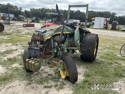 John Deere 870 Utility Tractor